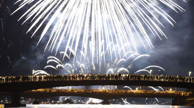 Konstanzer feiern Seenachtsfest mit Feuerwerk