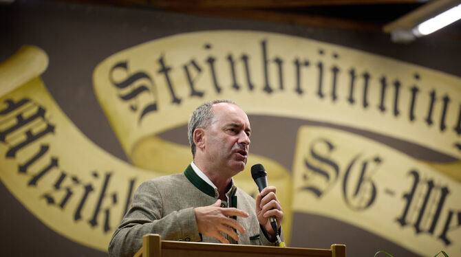 Bayern, Deutschland, Freie Wähler, Gestik, bay, lby, Hubert Aiwanger Hubert Aiwanger (Freie Wähler), Wirtschaftsminister von Bayern, hat einiges zu erklären.