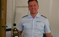 Bei der Polizei kennt sich der Kfz-Spezialist René Boll nicht nur mit Lärmmessgeräten aus, sondern auch mit allen möglichen Deta