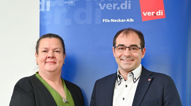 Vorsitzende Sabine Gudszend und Geschäftsführer Benjamin Stein vom Verdi-Bezirk Fils-Neckar-Alb mit Sitz in Reutlingen.