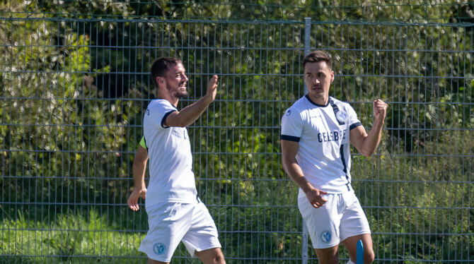 Glänzt mit einem Doppelpack beim 6:1 gegen den TSV Ehningen:  Aleksandar Krsic (rechts) von Young Boys Reutlingen.