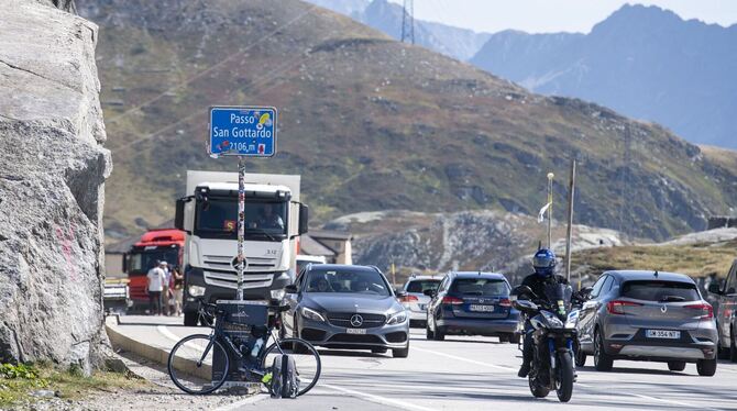 Gotthard-Straßentunnel in der Schweiz gesperrt