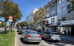 Die Karlstraße in Reutlingen zählt zu den stark befahrenen Hauptschlagadern der Stadt.