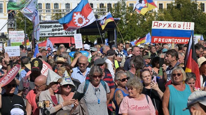 Rechte demonstrieren in Magdeburg
