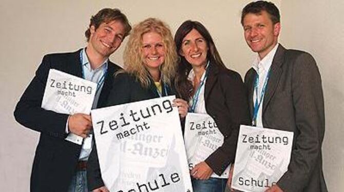 Das ZmS-Redaktionsteam steht den Projektteilnehmern jederzeit zur Seite (von links): Jochen Haar, Tanja Freudenmann, Karin Dengel und Andreas Fink.
FOTO:  TRINKHAUS