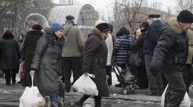 Lebensmittelhilfe für die Menschen in Donezk. Foto: Alexander Ermochenko