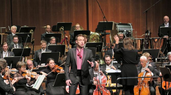 württembergische philharmonie reutlingen wpr yuriy yurchuk ariane matiakh foto akr Bariton Yuriy Yurchuk glänzt beim Sinfoniekonzert mit Modest Mussorgskis »Lieder und Tänze des Todes«.