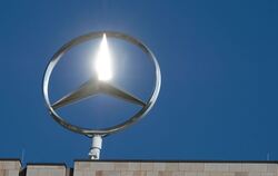 Mercedes-Stern auf alter Zentrale