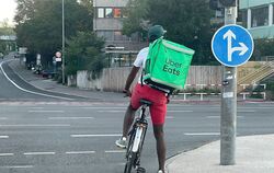 Ein erster Fahrradkurier des Essenslieferdienstes Uber Eats ist in Reutlingen schon gesichtet worden.