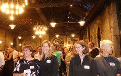 Fröhlichkeit und gute Laune bei den Teilnehmern der GEA-Veranstaltung über Leichtigkeit im Führungsstil in Metzingen. FOTO: SAND