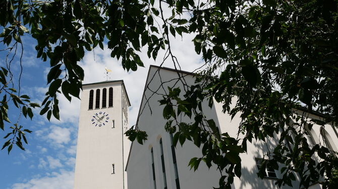 Die Andreaskirche in Eningen: Wie sich die Abschaffung der Kirchenpflege bis zum Jahr 2030 in der Evangelischen Kirche auswirken