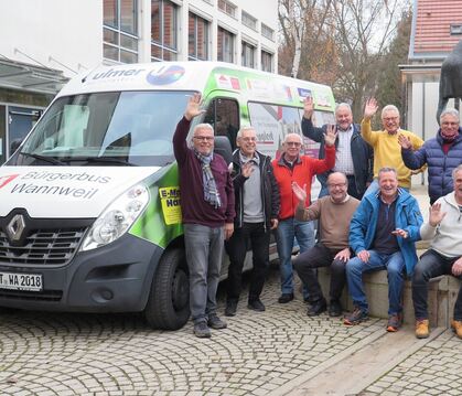Der Wannweiler Bürgerbus mit elf ehrenamtlichen Fahrern. Mittlerweile sind noch drei hinzugekommen, sodass es 14 sind. 