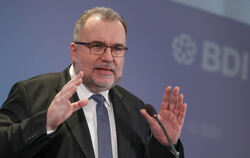 Siegfried Russwurm, Präsident vom Bundesverband der Deutschen Industrie (BDI), spricht auf einer Pressekonferenz zur Lage der de