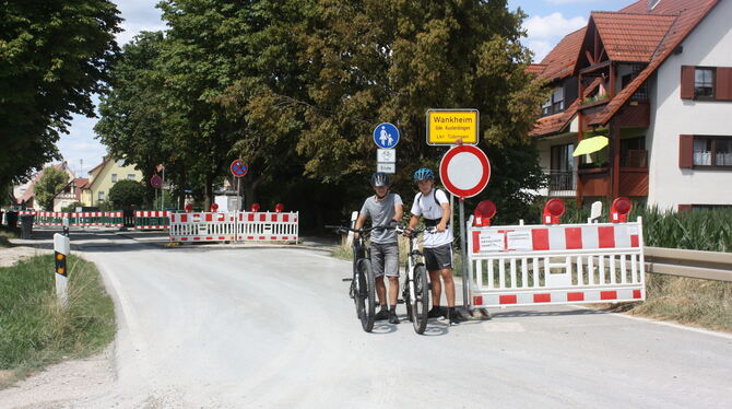 Den Radweg zwischen Wankheim und Mähringen (rechts, hinter der Leitplanke) nutzen auch Fußgänger auf dem Weg zur Härtenschule in