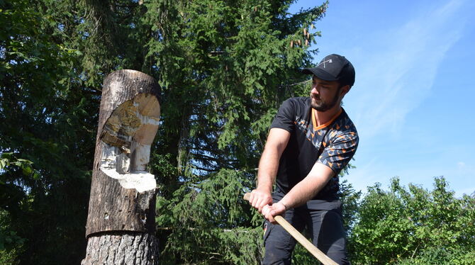 Tim Anthofer ist Deutscher Meister bei den Nachwuchstalenten im Sportholzfällen