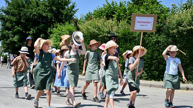 In Zukunft können die Kinder beim Kinderfestumzug in Walddorfhäslach auf mehr Schatten hoffen.