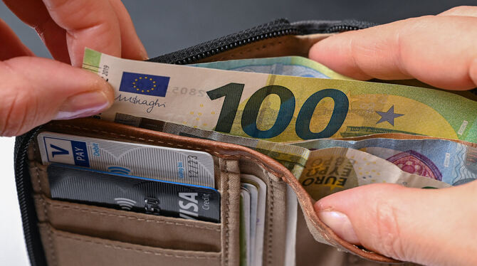 Rund 7,7 Milliarden Euro an Ausgaberesten sind im Haushalt vorgesehen. FOTO: PLEUL/DPA