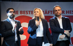 Katerstimmung: Nancy Faeser, Spitzenkandidatin der hessischen SPD, bei der Wahlparty in Hessen.  FOTO: ALBERT/DPA 
