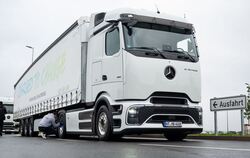 Daimler Truck stellt Fernverkehrs-Lkw vor