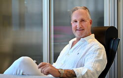 Oliver Gekeler gehört zu Deutschlands bekanntesten Beauty-Docs.