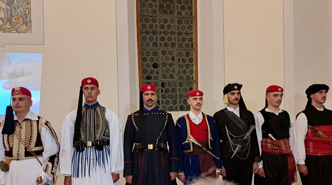 Die griechische  Präsidentengarde wurde beim philhellenischen Abend von den Gästen bestaunt.  FOTO: PRIVAT