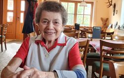 Mit über 80 hilft sie immer noch jeden Tag im Gasthaus: Marianne König.