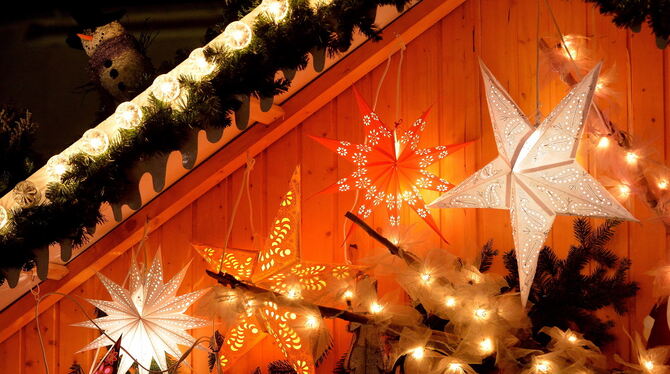 Ohne Lichterglanz käme auf dem Reutlinger Weihnachtsmarkt garantiert keine Adventsstimmung auf.