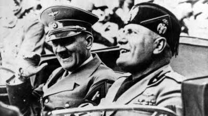 Hitler und Mussolini Ihre Truppen wurden von Partisanen bekämpft: Adolf Hitler und Benito Mussolini