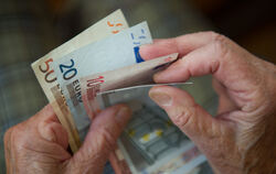 Rentner haben auch im nächsten Jahr mehr Geld in der Tasche.  Foto: Murat/dpa