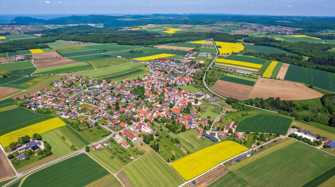Luftaufnahme von Bad Urach-Hengen.  FOTO: KREISARCHIV REUTLINGEN