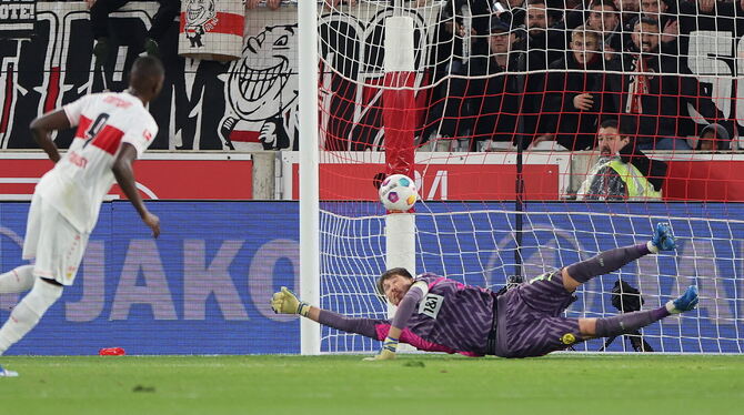 Drei Spiele hatte Serhou Guirassy gefehlt, zwei davon hatte der VfB verloren. Gegen Dortmund verwandelte der eingewechselte Torj