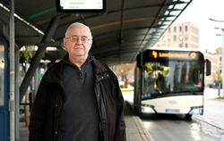 Roland Schwarz ist Mitglied im Fahrgastbeirat und ein regelmäßiger Nutzer des ÖPNV.  