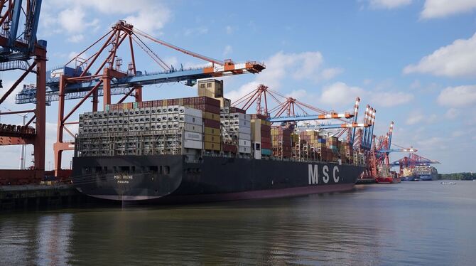 Containerschiff von MSC