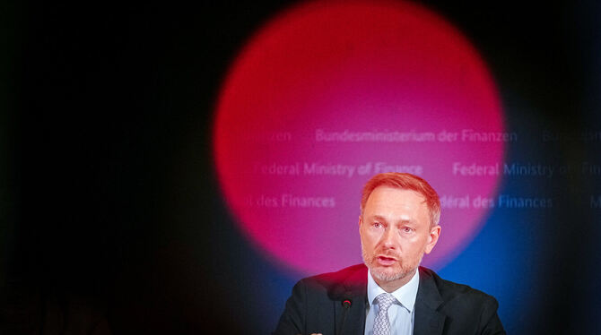 Christian Lindner (FDP), Bundesminister der Finanzen, hat eine Haushaltssperre verhängt.