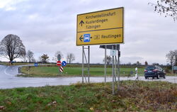Auf den Innenflächen der Ab- und Auffahrten an der B 28 bei Wankheim sollen PV-Module installiert werden. 