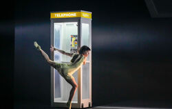 Tänzerin sucht Anschluss: Mackenzie Brown in "Averno" von Morgann Runacre-Temple beim Stuttgarter Ballett.