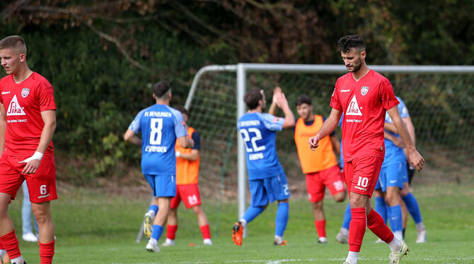 Bedröppelte Mienen beim SSV Reutlingen. Links: Florian Krajinovic, rechts: Riccardo Gorgoglione.