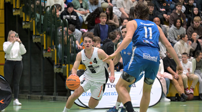 Kilian Fischer ist mit 17 Punkten erfolgreichster TSG-Werfer.  FOTO: BAUR