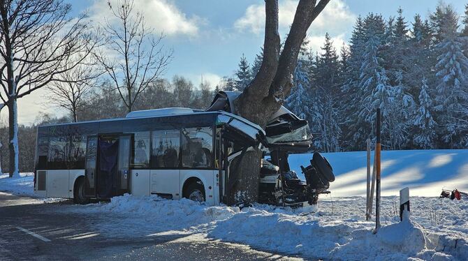 Schulbusunfall im Erzgebirge