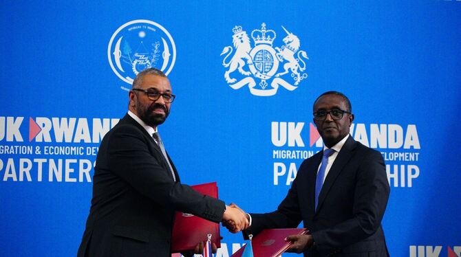 Großbritanniens Innenminister Cleverly zu Besuch in Ruanda
