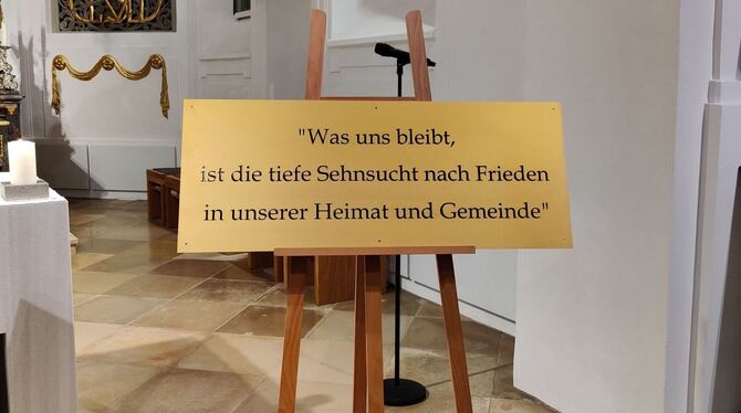 Gedenktafel mit Zitat der Eltern