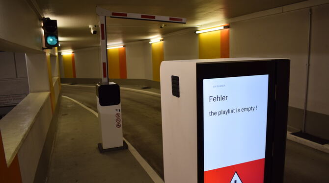 Welche Playlist meint wohl das System der Reutlinger Rathaus-Tiefgarage? Zum Zeitpunkt der Aufnahme gab es freie Fahrt in den Pa