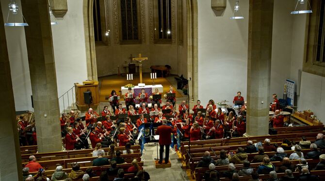 Stimmungsvolle Adventsmusik war in der Martinskirche zu hören.  FOTO: PRIVAT