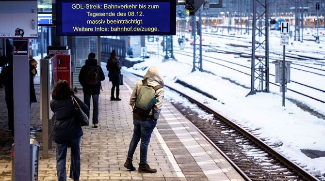 Warnstreik bei der Bahn - München
