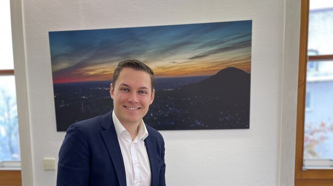 Eningens Bürgermeister Eric Sindek in seinem Büro.