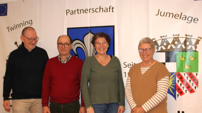 Rupert Klos (von links), Klaus Schult, Catherine Schäfer und Elke Hohenschläger setzen sich für die Städtepartnerschaften ein.