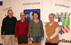 Rupert Klos (von links), Klaus Schult, Catherine Schäfer und Elke Hohenschläger setzen sich für die Städtepartnerschaften ein.