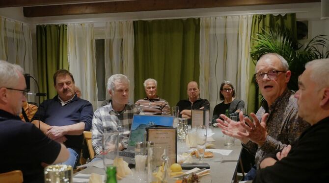 Ausführliche Diskussionen gab es am Freitagabend bei der Bürgerinitiative »Lärmschutz jetzt« in Rübgarten,  der Vorsitzende Mart