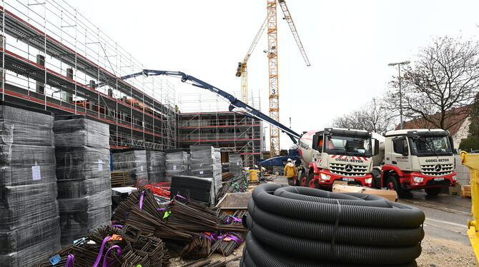 Auf der Baustelle des neuen Landratsamts Reutlingen wird viel Beton gebraucht.