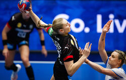 Deutsche Handball-Hoffnung und Spielerin des Spiels: Viola Leuchter  FOTO: DPA 